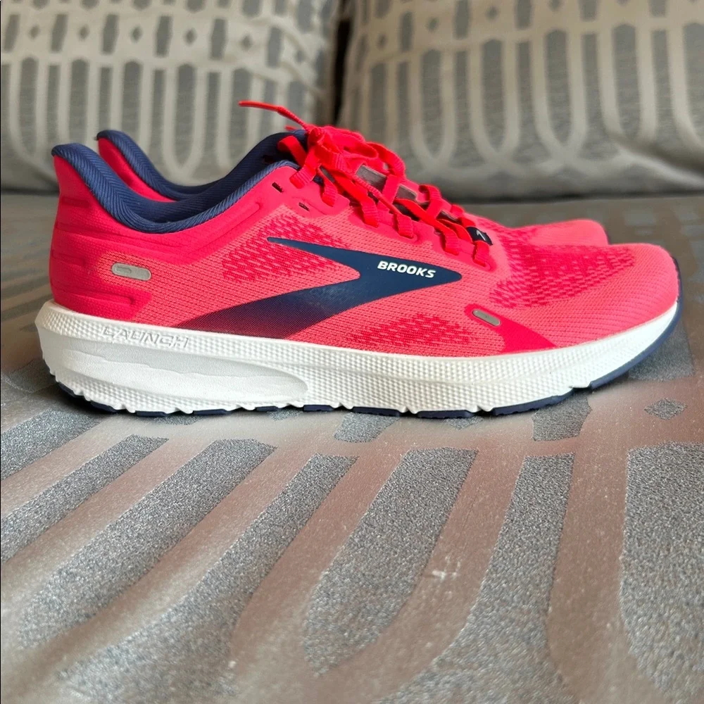 Brooks Running Shoes - Picture 3 of 4